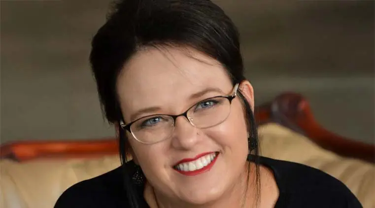 Carolyn Nelson-Kavajecz headshot